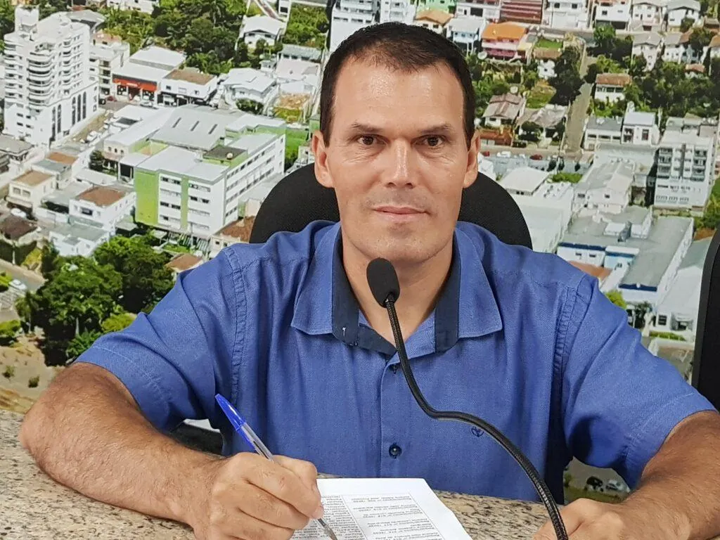 Vereador Vande solicita que município contrate cardiologistas com urgência