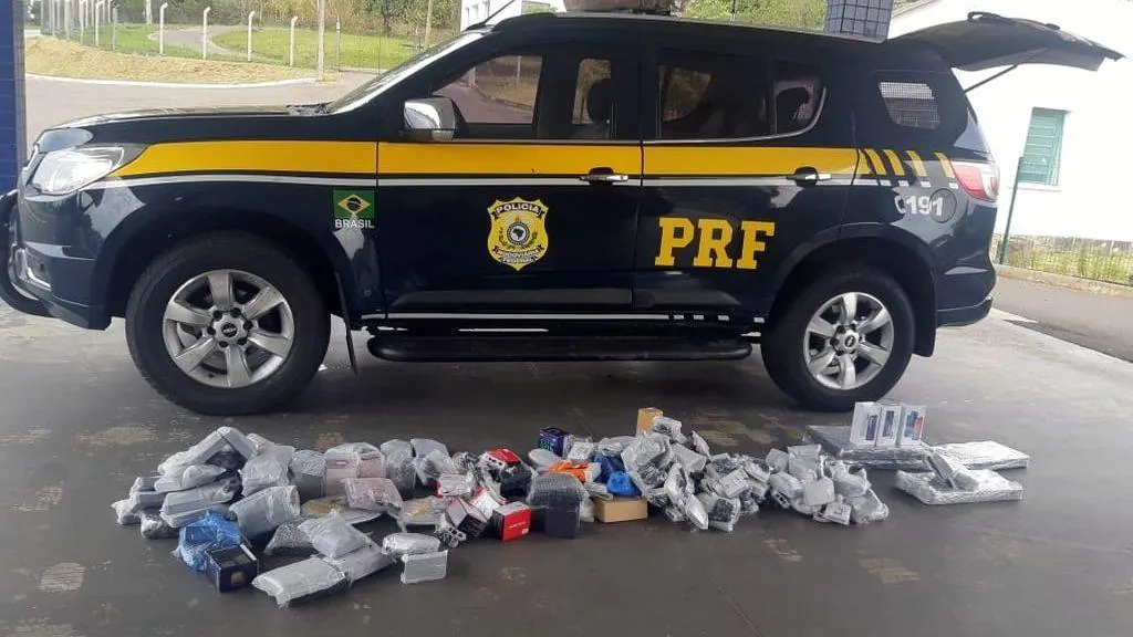 Veículo de Joaçaba é flagrado transportando mercadorias importadas ilegalmente na BR-282